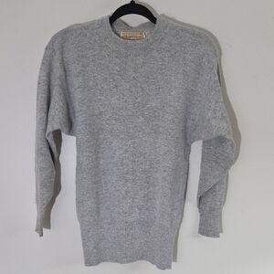 Michelle Stuart Gray Crew Neck Sweater Timeless Design